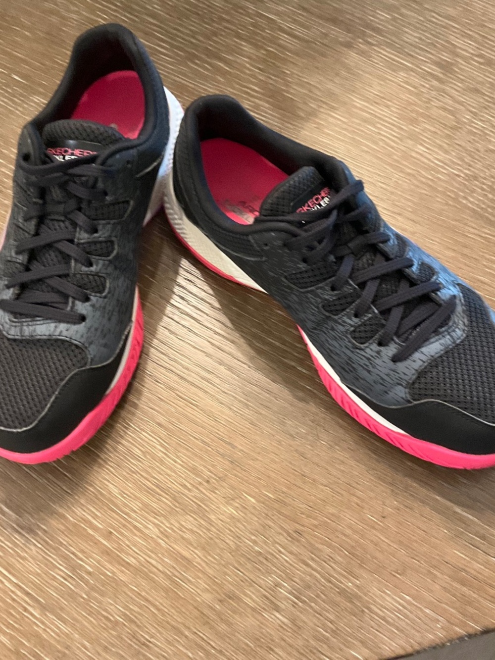 Sketchers pickleball shoes